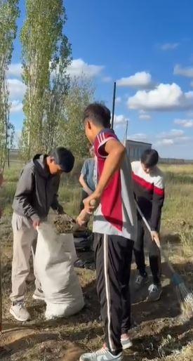 18 қыркүйек күні мектеп оқушылары мен ұжым мүшелері "Таза Қазақстан " республикалық тұжырымдамасы аясында "Таза мектеп таза аймақ " атты акцияға қатысты.